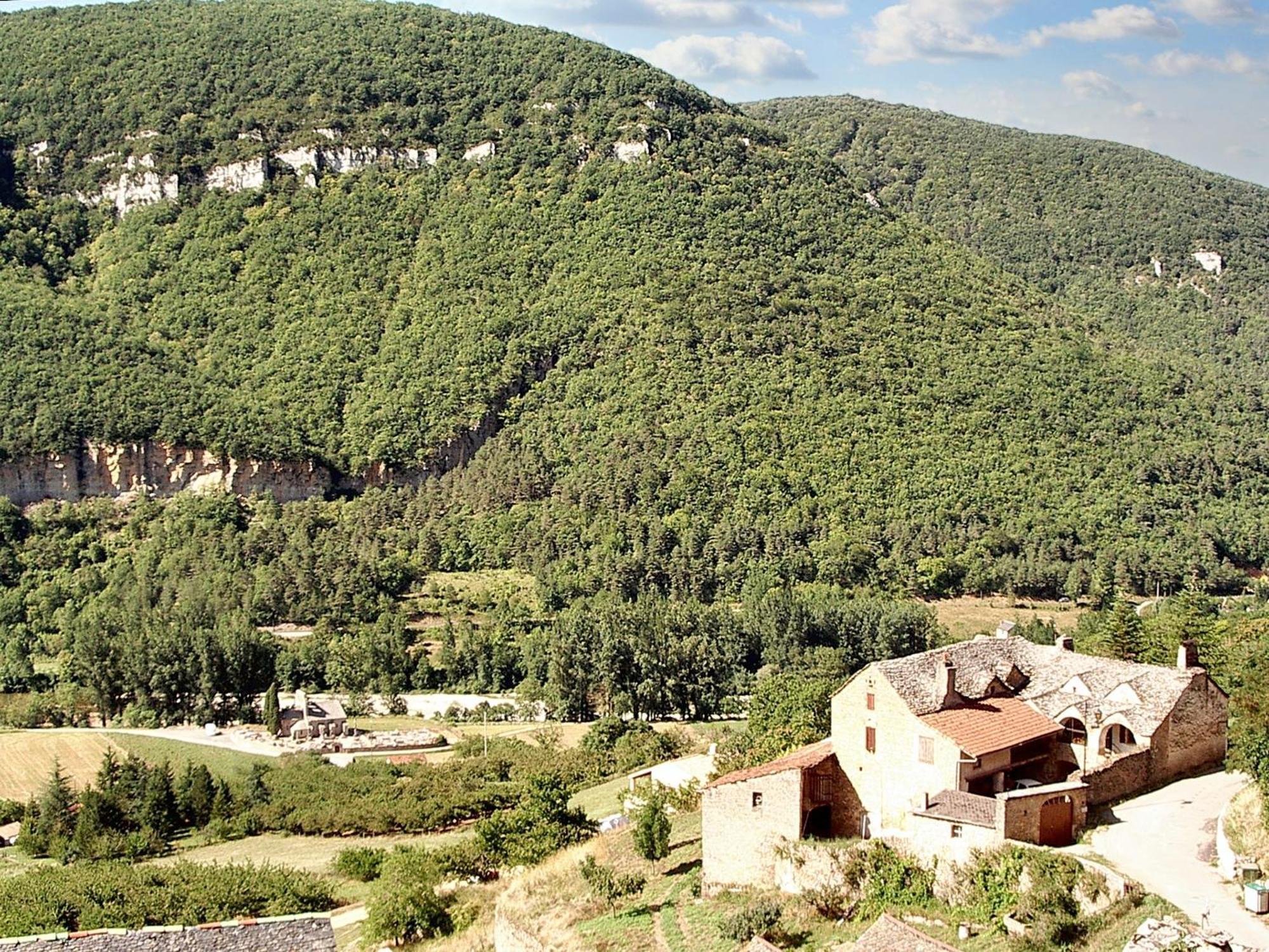Maison Pittoresque A Mostuejouls Avec Vue Sur La Montagne 외부 사진
